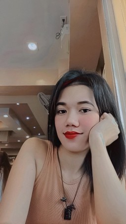 Nelfe May, 25, Philippines