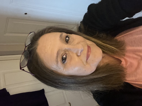 Lorrie, 52, United Kingdom