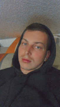 Svenson, 27, Germany