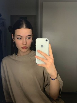 Avril, 19, Poland