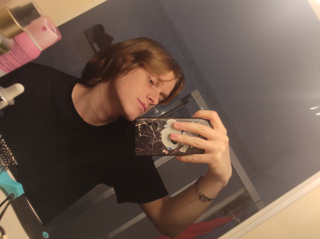 Manu , 20, Italy