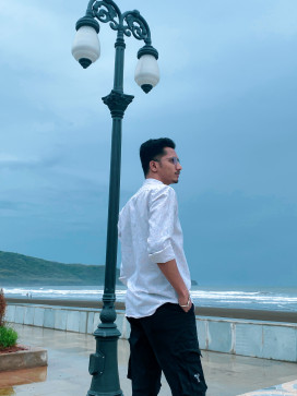 Rishi, 25, India