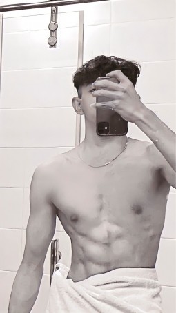 Leo-Han, 26, South Korea