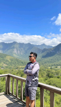 Maka Mandag, 26, Philippines