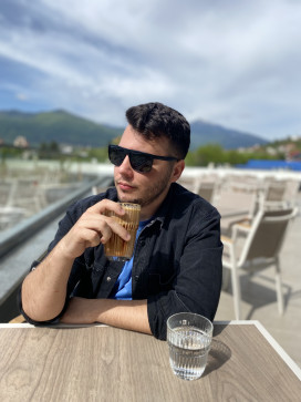 Delly, 22, North Macedonia