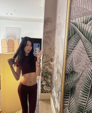 Adrianna, 20, Ireland