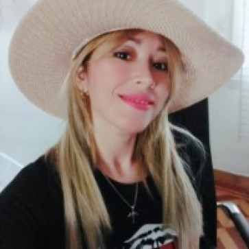 Ellie, 30, Argentina