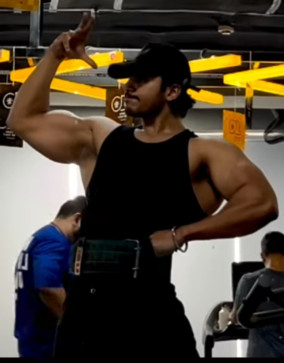 Mohitmeup, 27, India