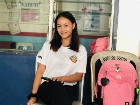Anna Mae Ardemir, 18, Philippines