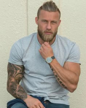 Sam, 25, India