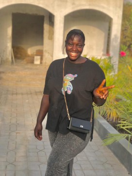 Roxie, 22, Gambia