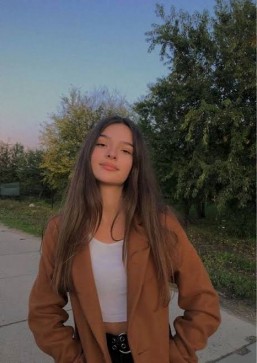 Maya, 18, Turkey