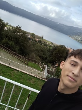 Eduard, 20, Romania