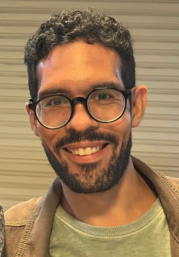 Ernani, 33, Brazil