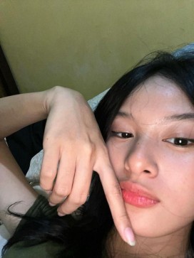 Iya, 19, Philippines