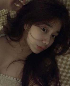 Angela, 18, Philippines