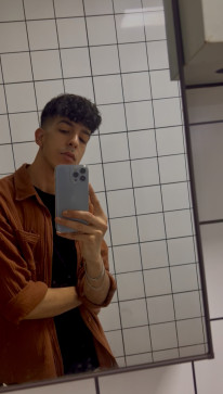 Johnny , 24, China