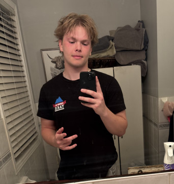 Josh, 19, Canada
