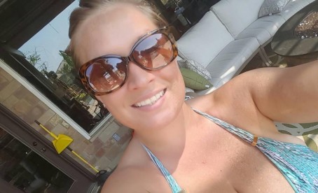 Laura, 33, United States