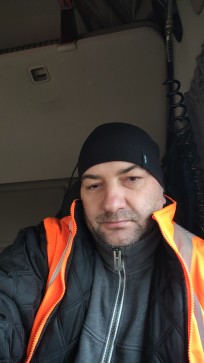 Johnny, 40, Romania