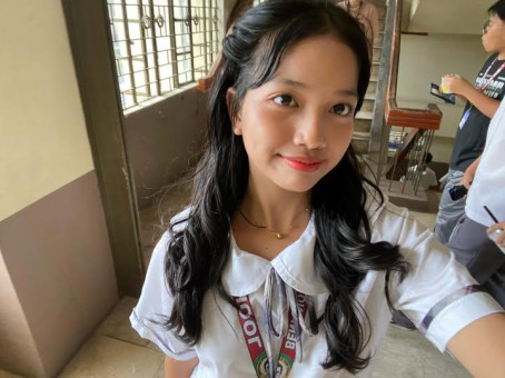 Vivi, 18, Philippines