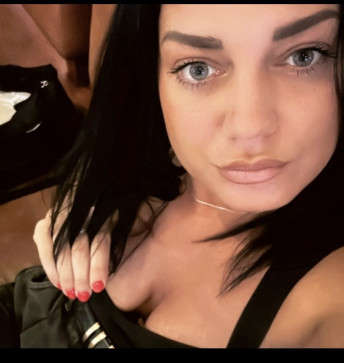 Sarah, 29, United Kingdom