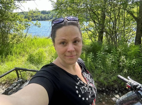 Michelle, 40, Canada