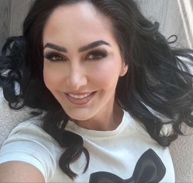 Martina, 39, Canada