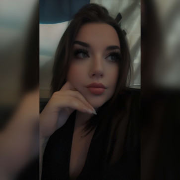 Kellyy, 31, United Kingdom