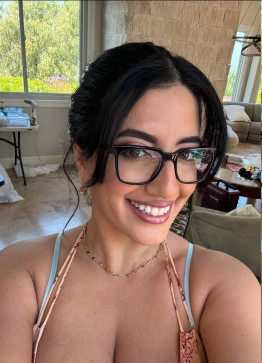 Casca Gu, 31, United States