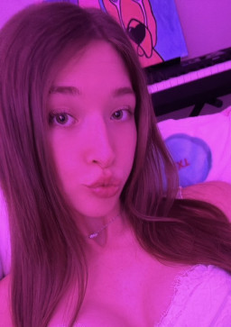 Janet, 19, United States