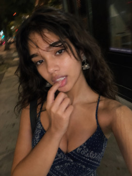 Sasha, 19, India
