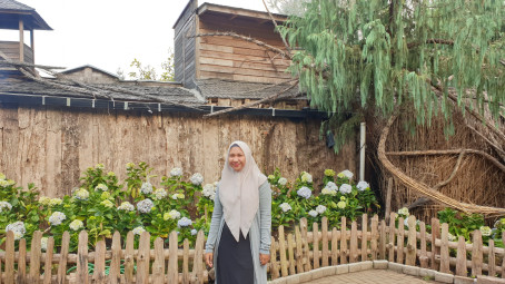 Fadlillah Novianti, 18, Indonesia