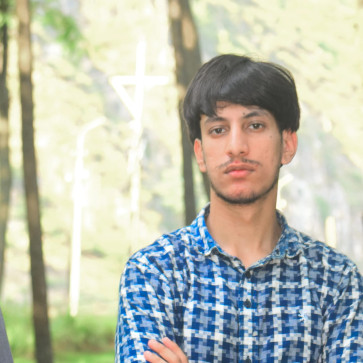 Zeeshan, 21, India