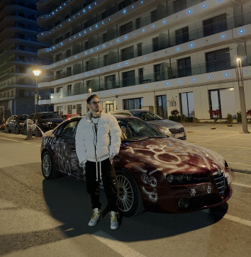 Alex, 25, Romania