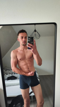 Andrew Smith, 27, United States