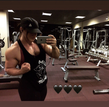 Biceps Salma, 25, Egypt