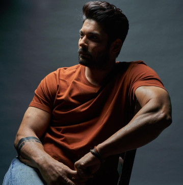 --------------I Am A, 26, India