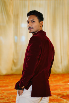 Znisjedvhsb, 24, India