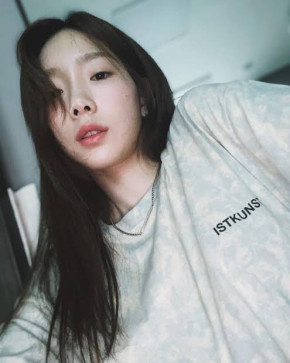 Random, 21, United States