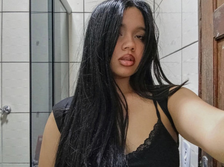 Sofiacutea Santos , 20, Spain