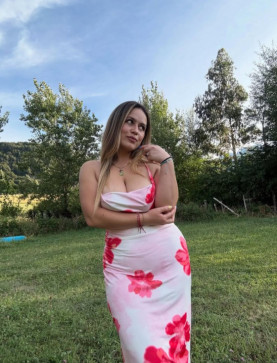 Adriana, 38, United States