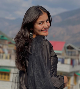 Akshita, 20, India
