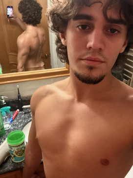 Max, 20, United States