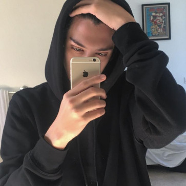 Olaf Molnaacuter, 26