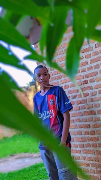 Xender, 18, Rwanda