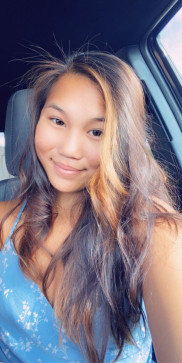 Laura, 21, Canada