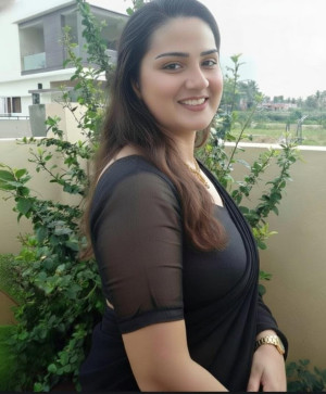 Sakshi Wadhwani, 41, India