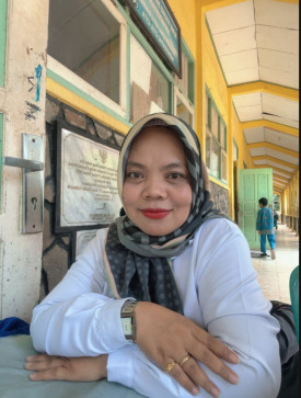 Yuli Selamet, 44, Indonesia