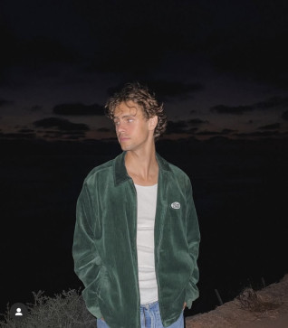 Mari, 24, United States